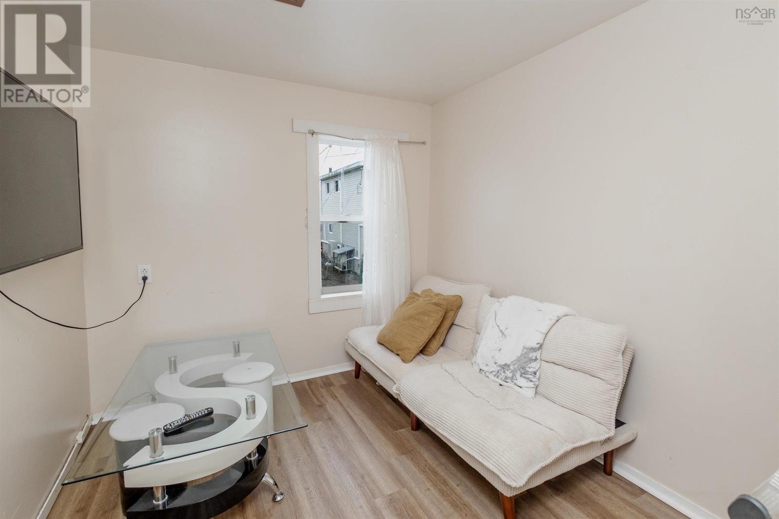14 Catherine Street Property Photo 30
