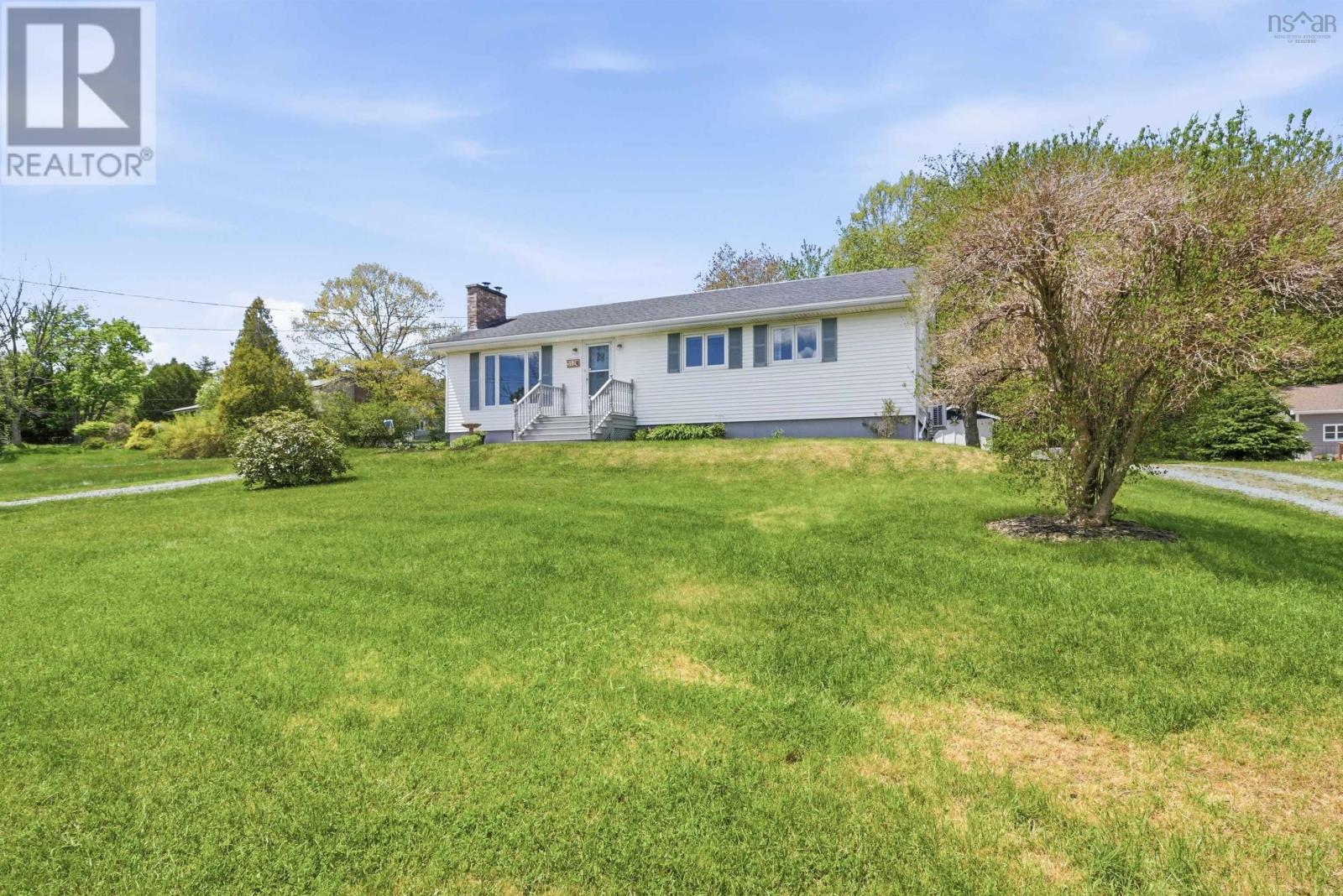 512 Windsor Junction Road Property Photo 1