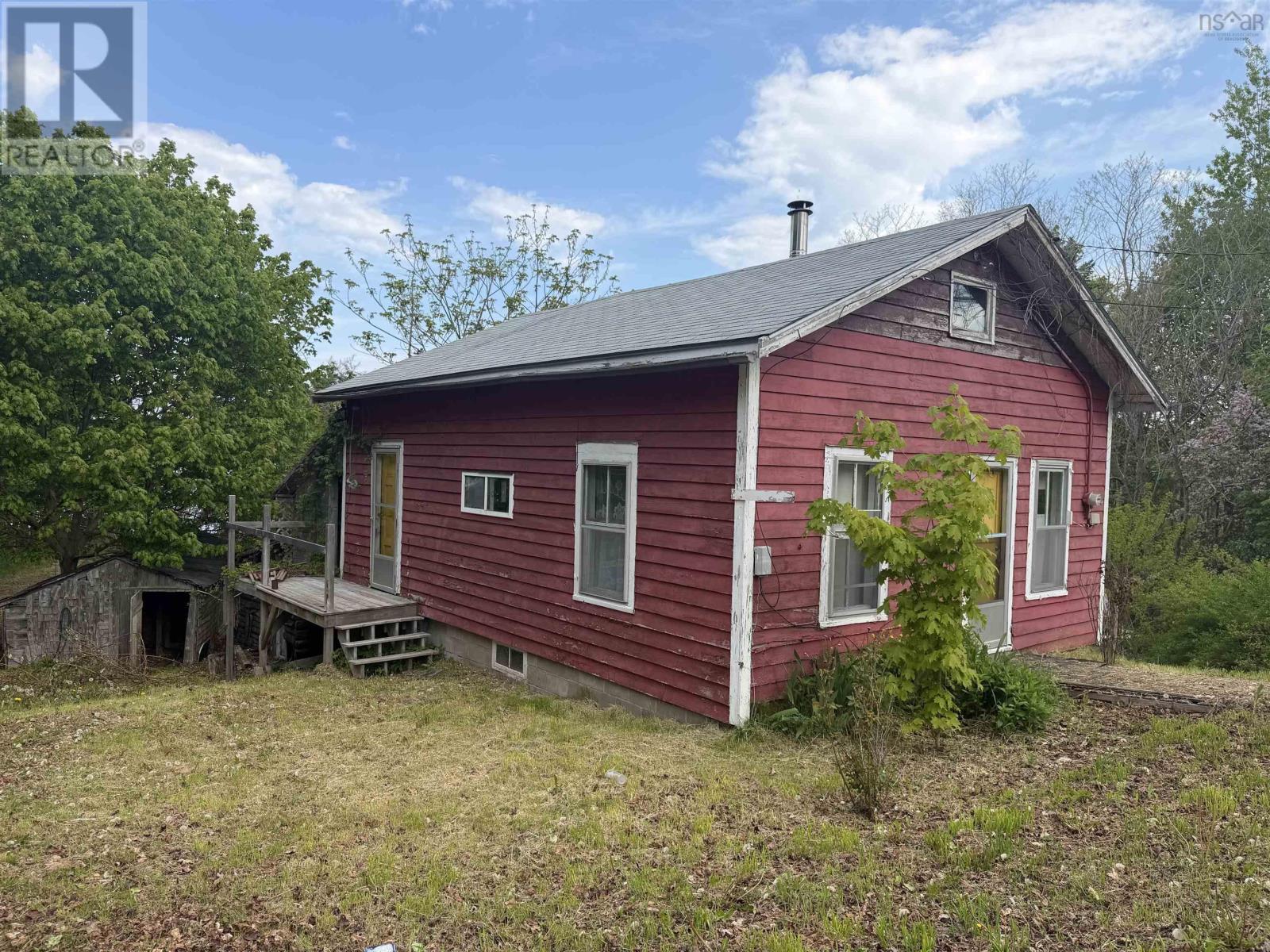 8721 Highway 101 Property Photo 8