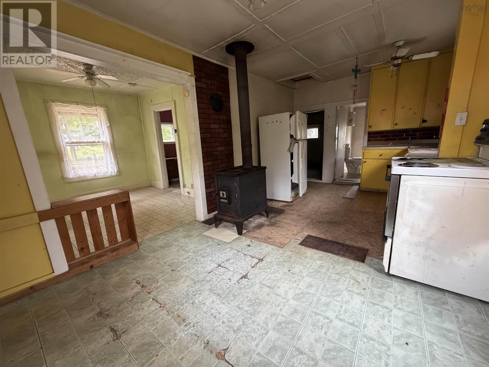 8721 Highway 101 Property Photo 11
