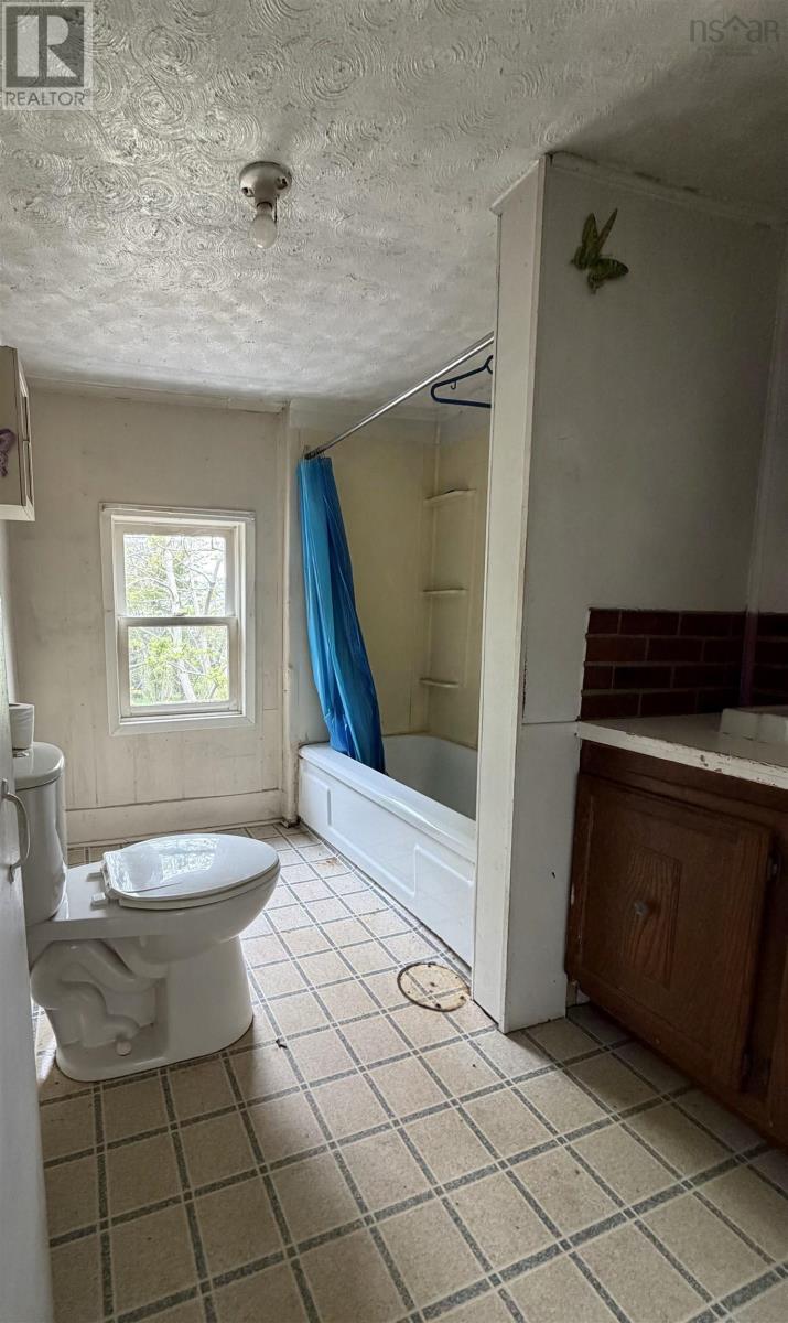 8721 Highway 101 Property Photo 18