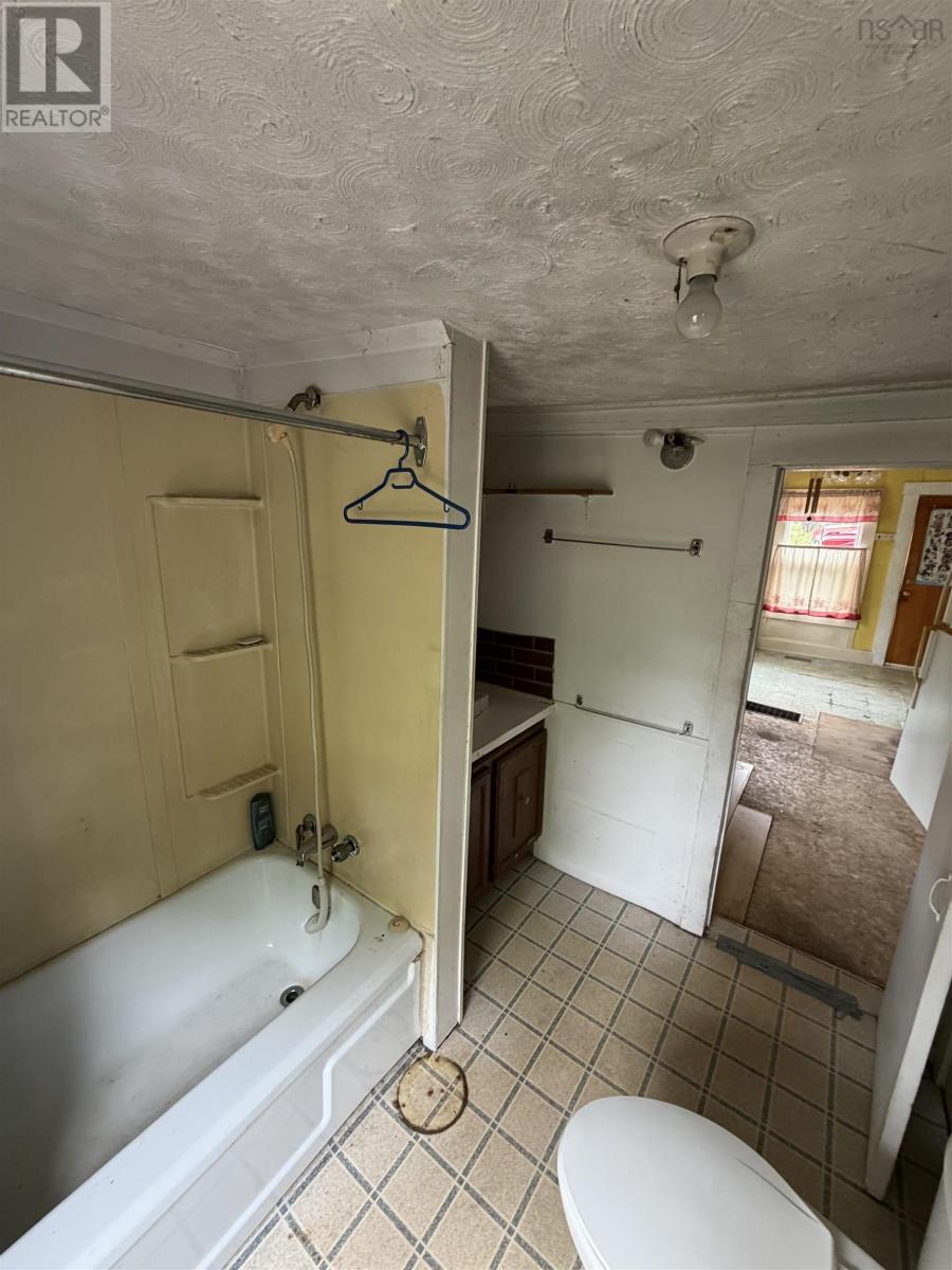 8721 Highway 101 Property Photo 19