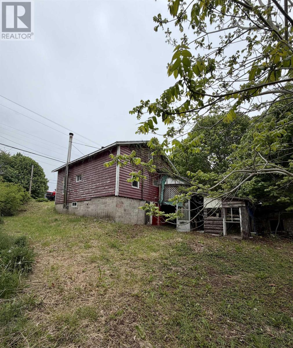 8721 Highway 101 Property Photo 24