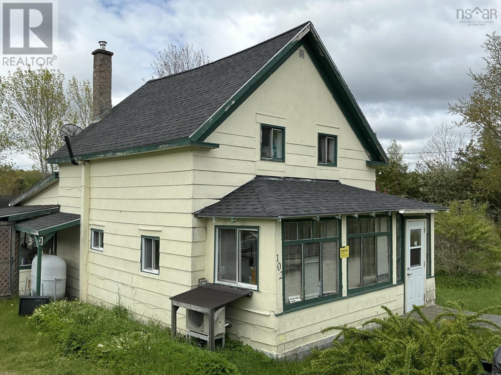 102 Highway 8 Property Photo 1