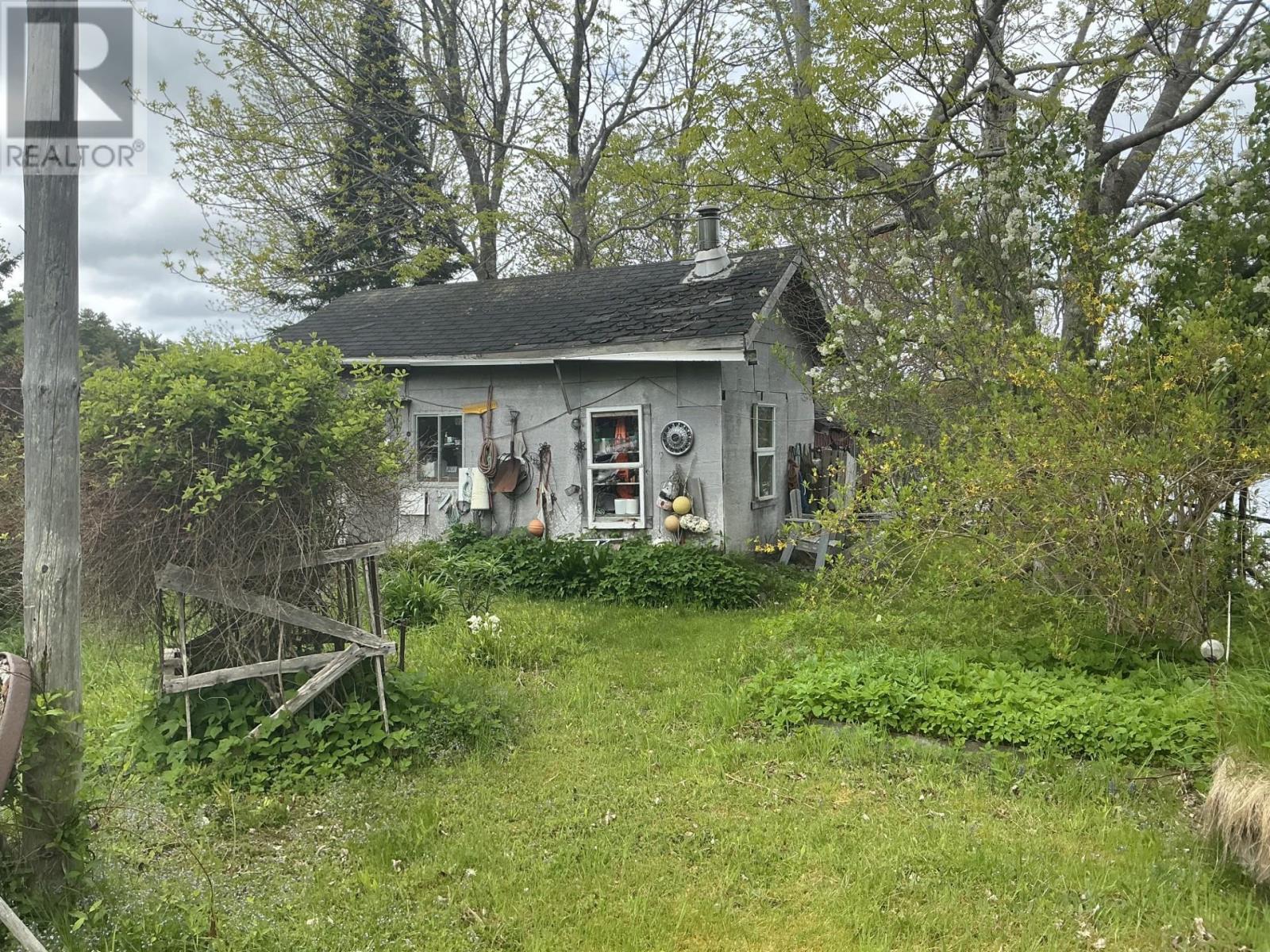 102 Highway 8 Property Photo 6