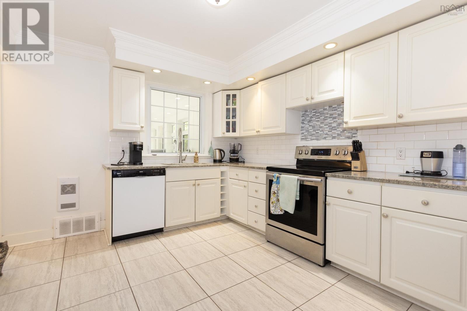 2 Lamy Street Property Photo 11