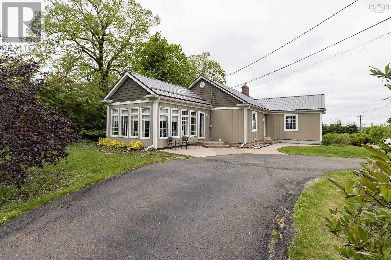 2 Lamy Street Property Photo 44