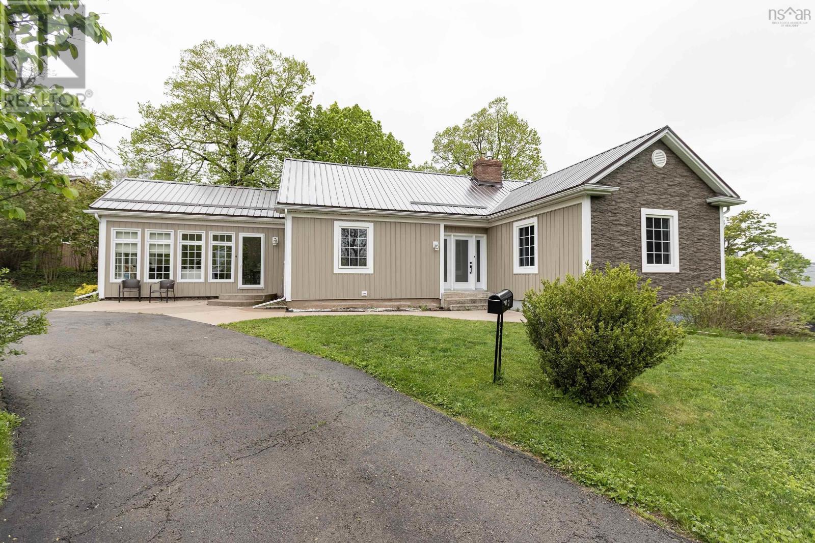 2 Lamy Street Property Photo 45