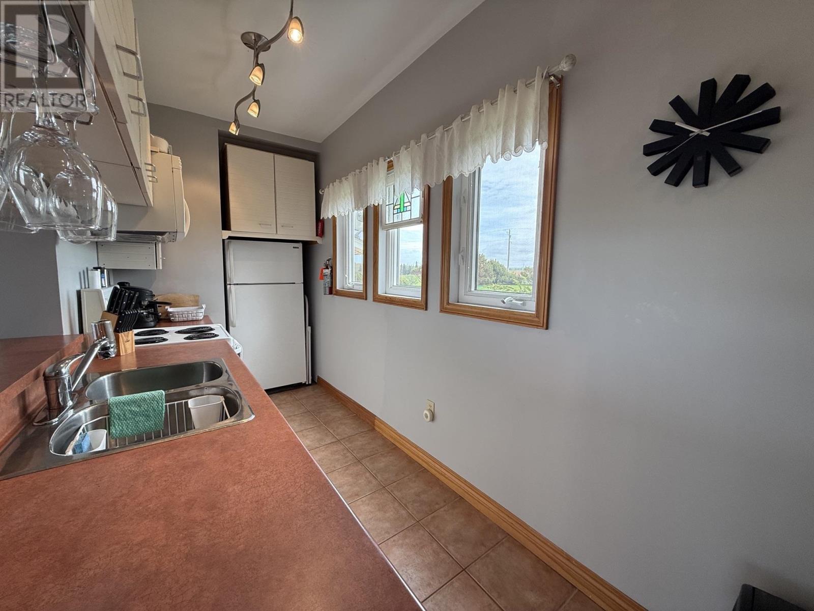 16 Gibson Lane Property Photo 9