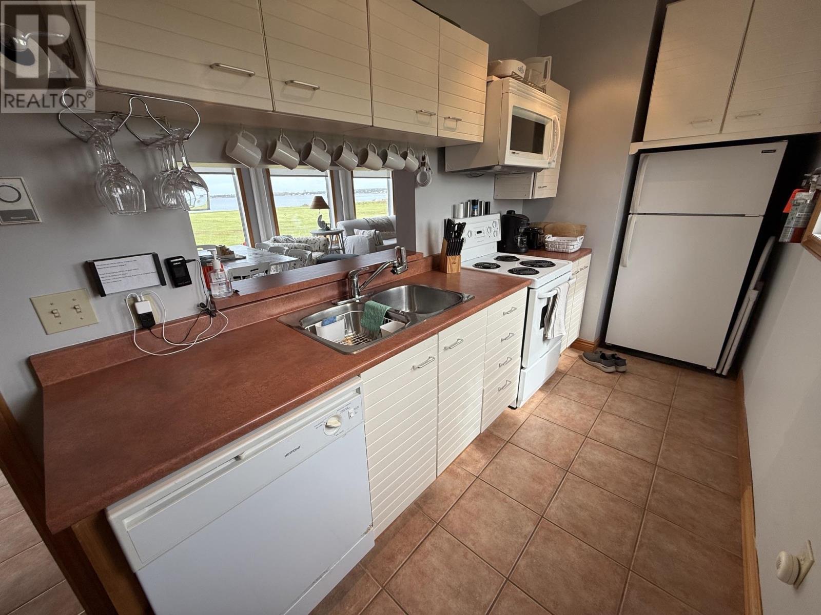 16 Gibson Lane Property Photo 10