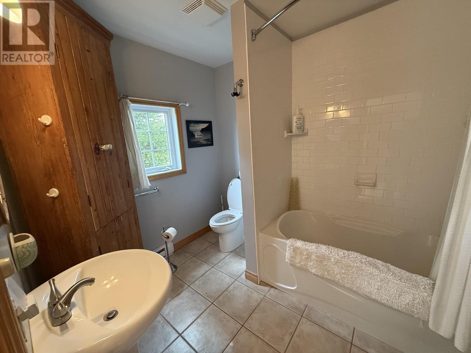 16 Gibson Lane Property Photo 16