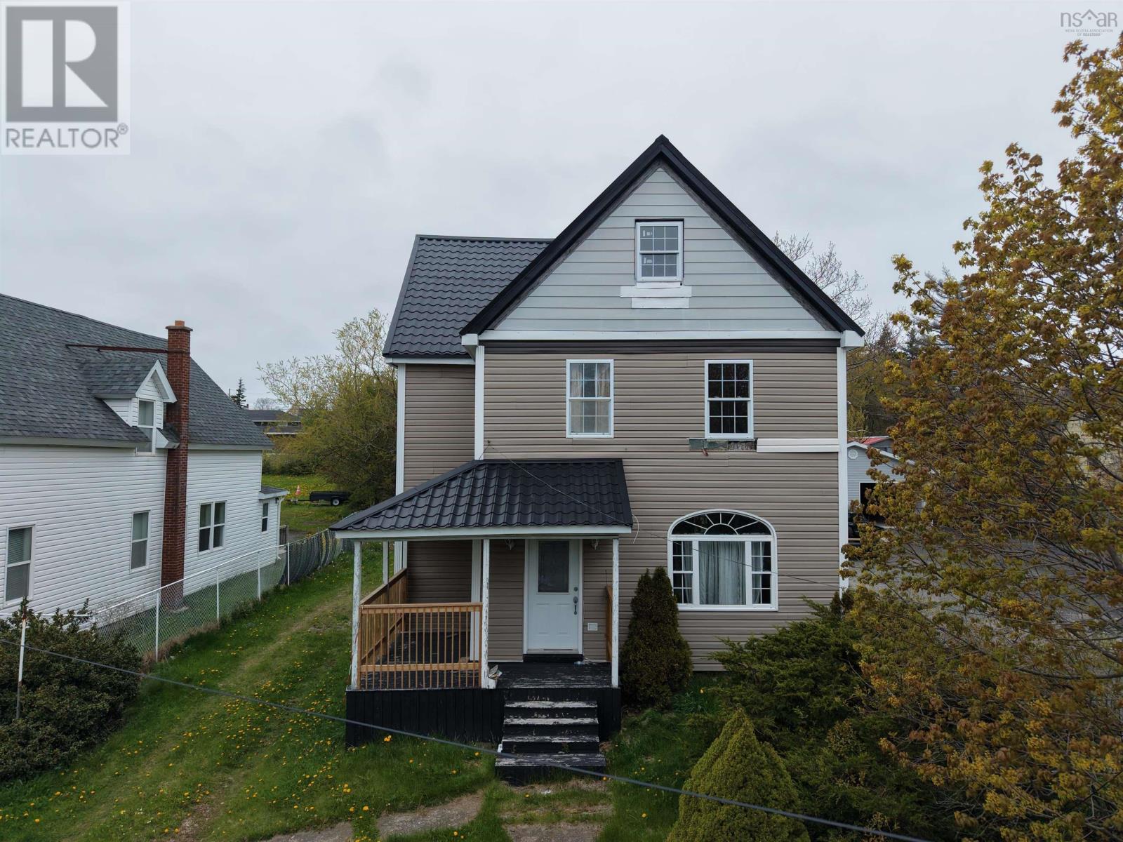 24 Reserve St Street Property Photo 1