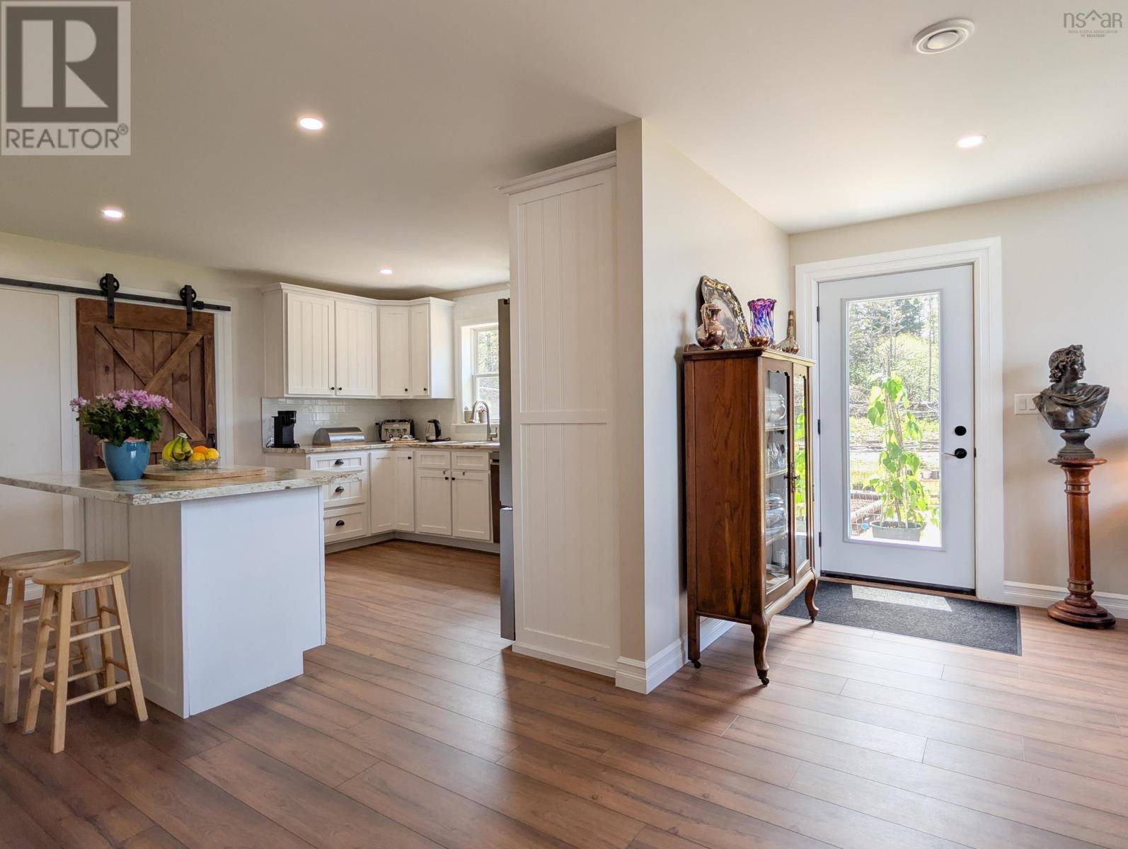 684 Riverside Road Property Photo 17