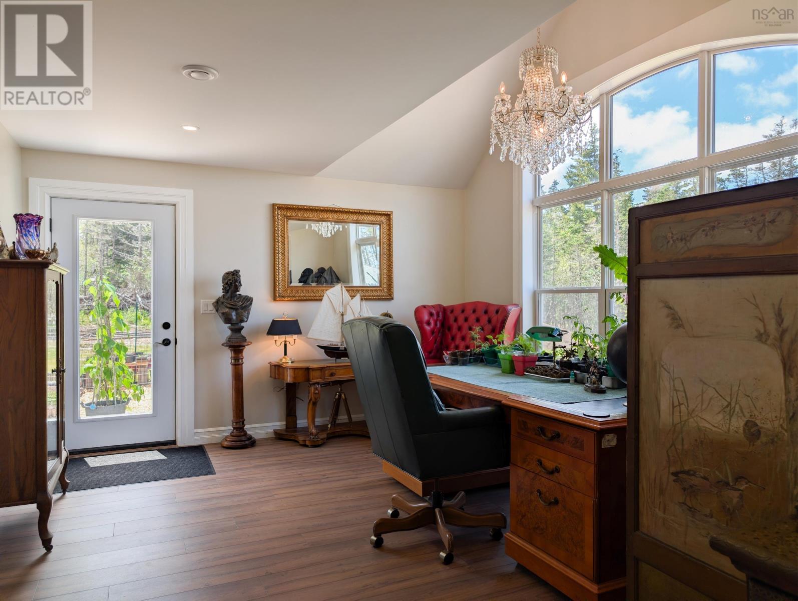 684 Riverside Road Property Photo 18