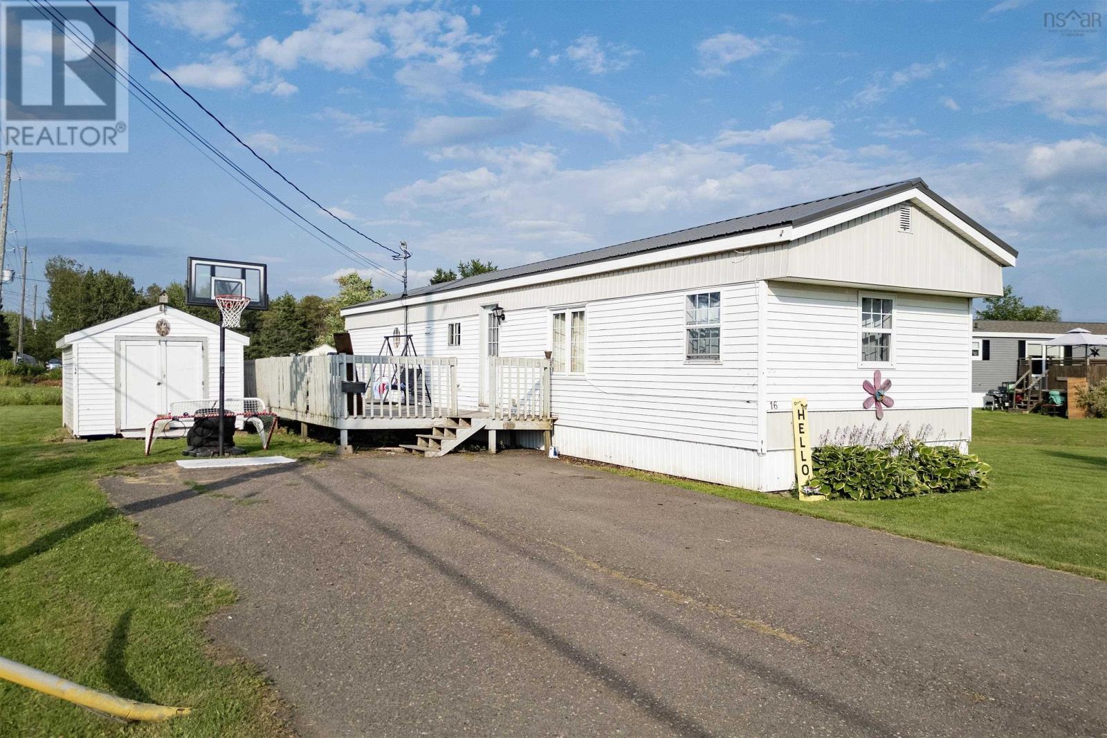 16 Lorne Crescent Property Photo 1