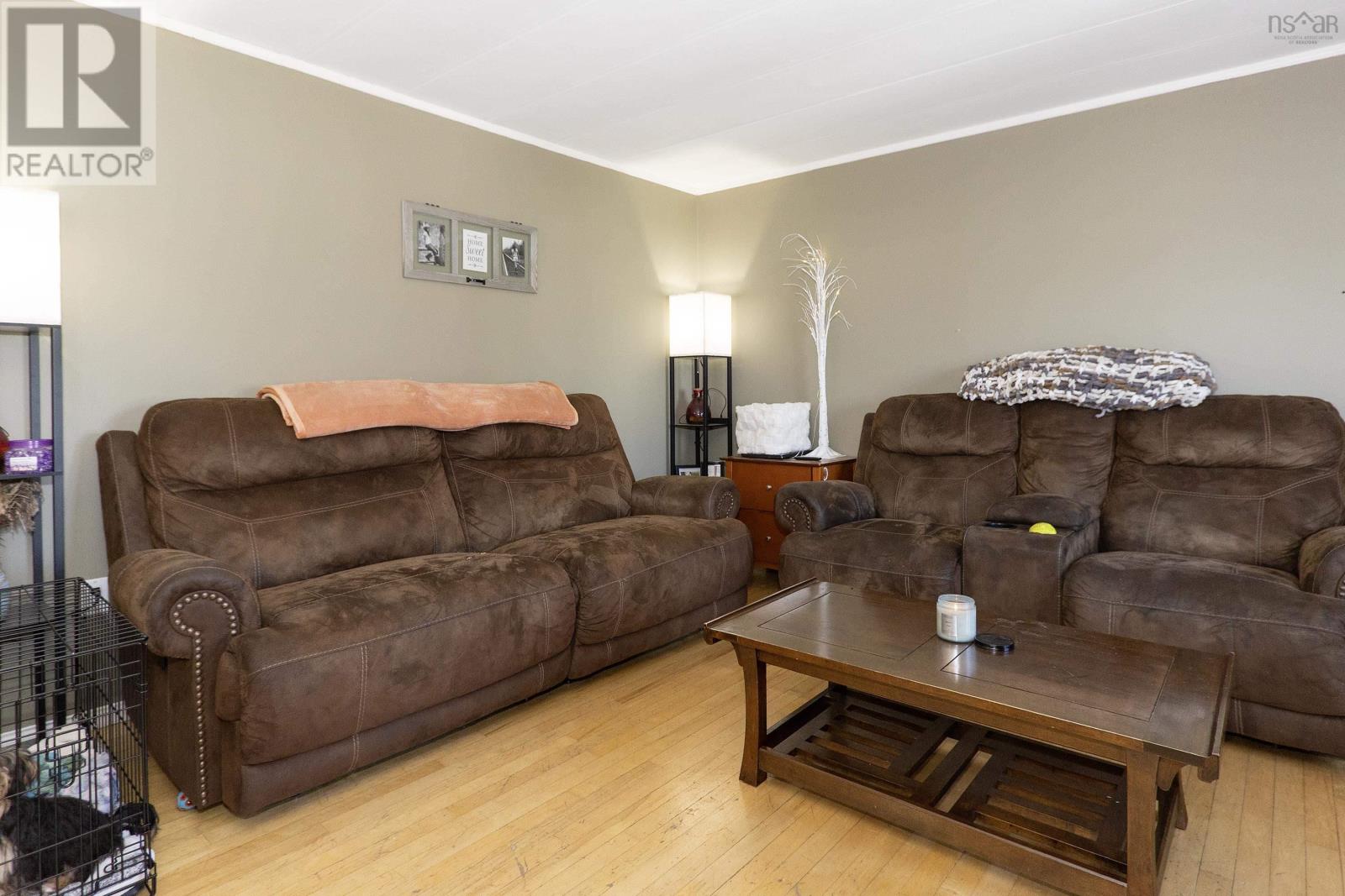 16 Lorne Crescent Property Photo 7