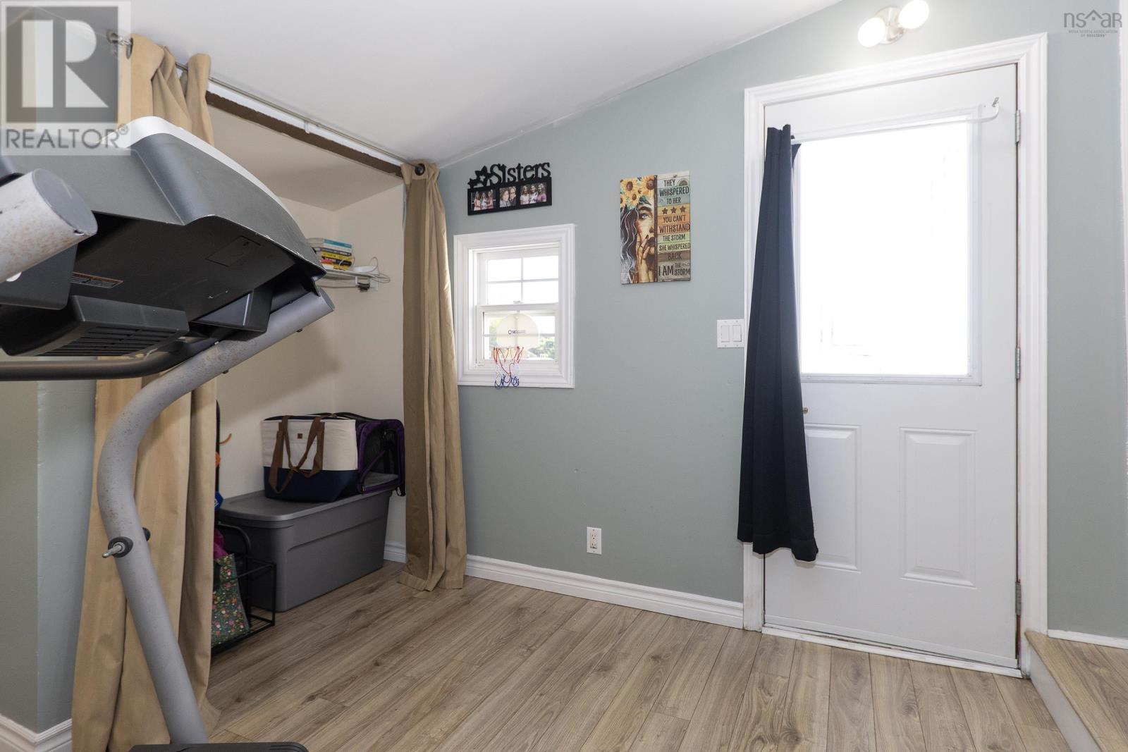 16 Lorne Crescent Property Photo 12