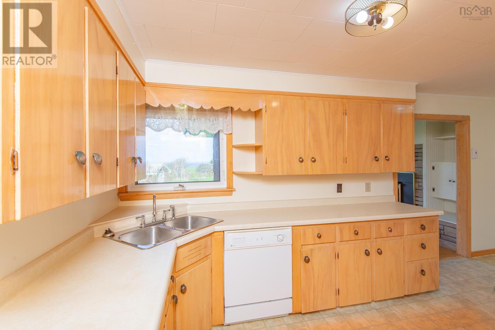 9735 Highway 1 Property Photo 5