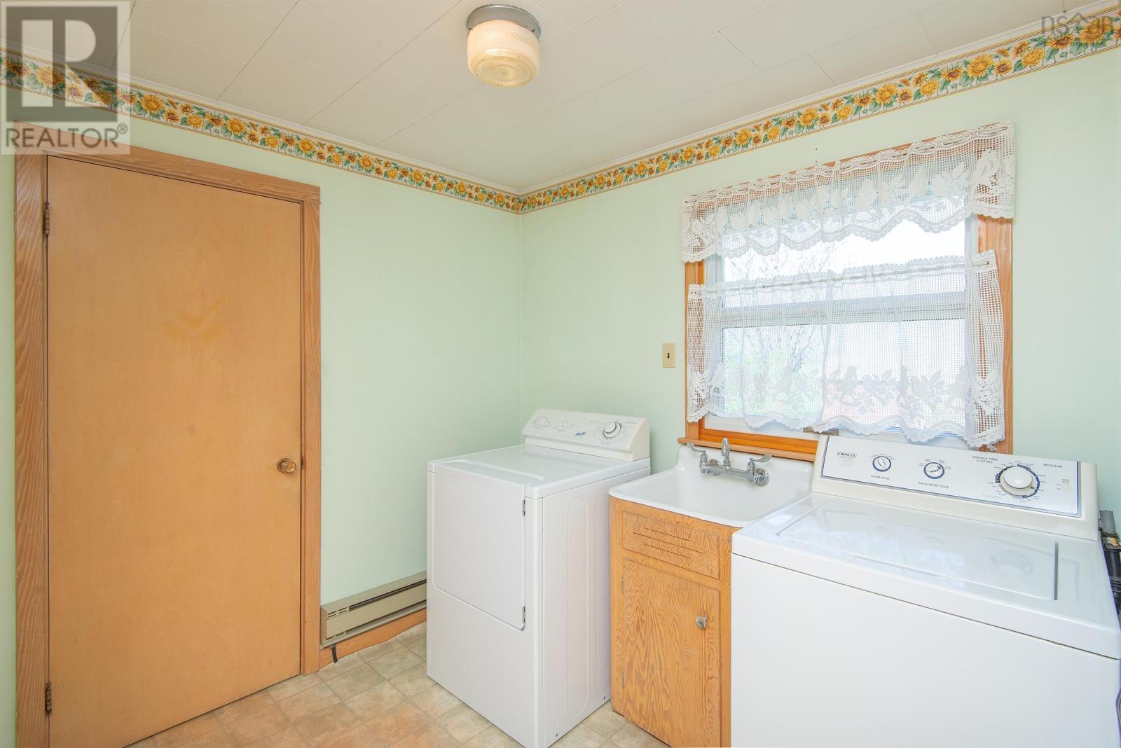 9735 Highway 1 Property Photo 14