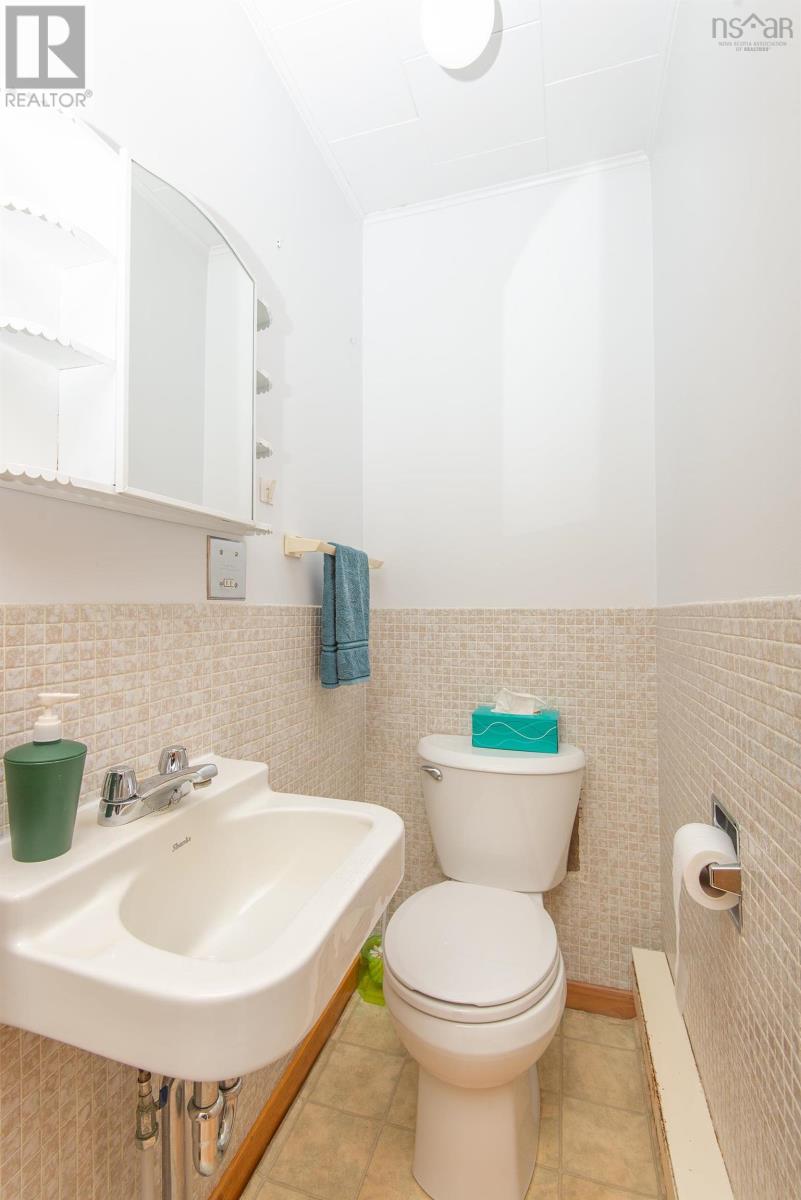 9735 Highway 1 Property Photo 20