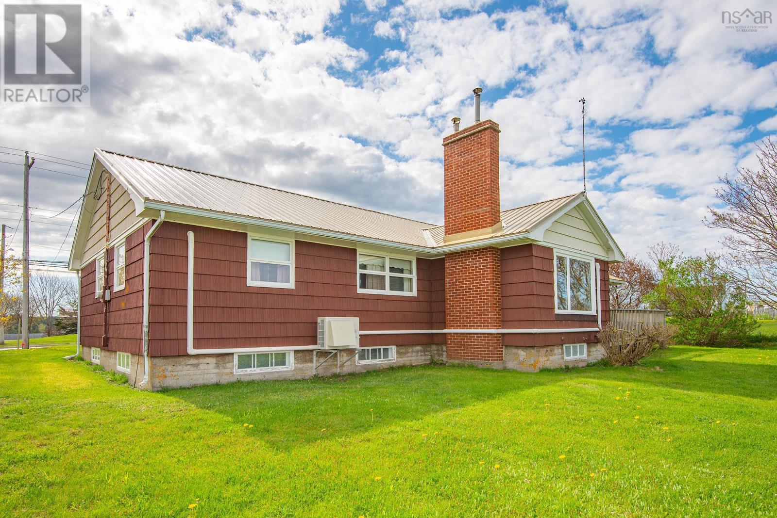 9735 Highway 1 Property Photo 32