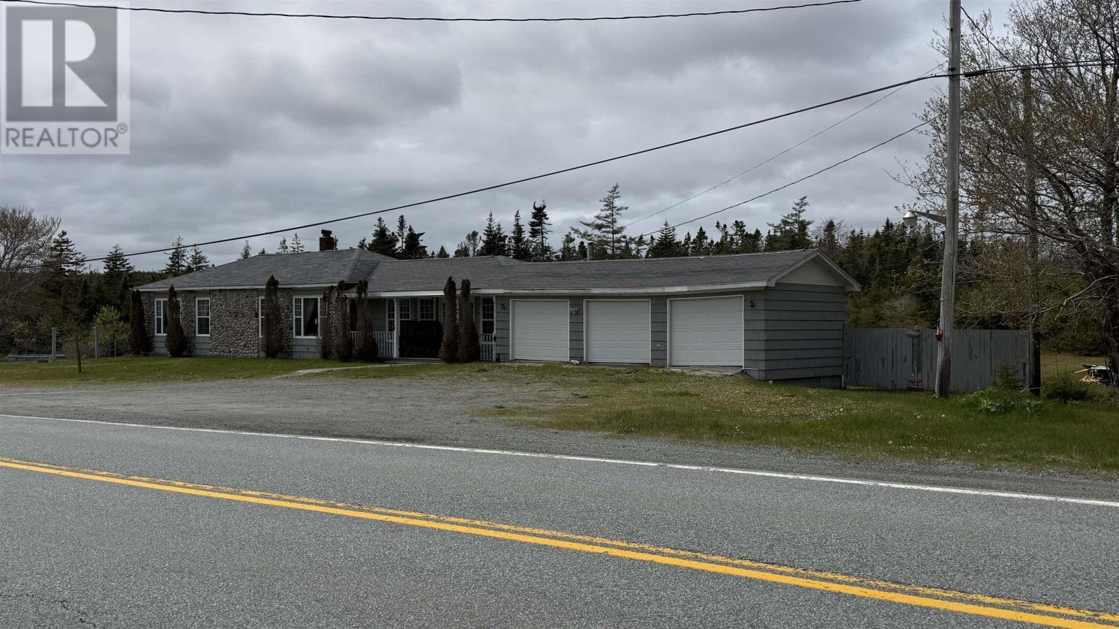 16989 Highway 7 Property Photo 5