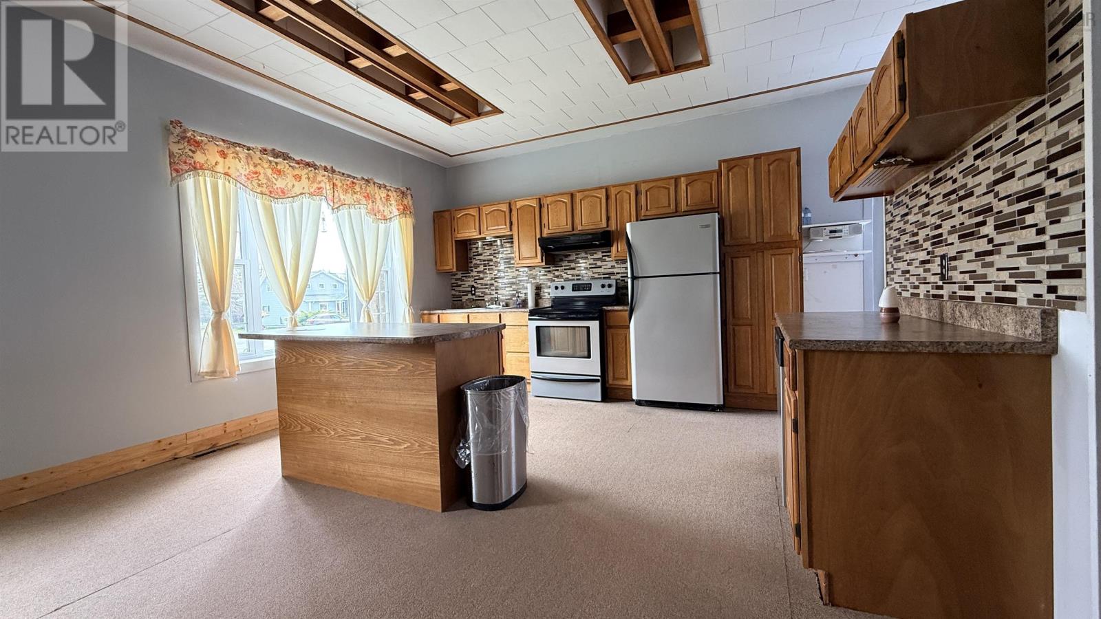 16989 Highway 7 Property Photo 28