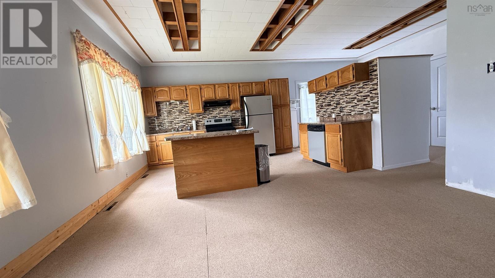 16989 Highway 7 Property Photo 29