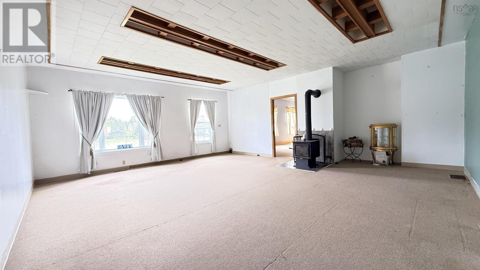 16989 Highway 7 Property Photo 33