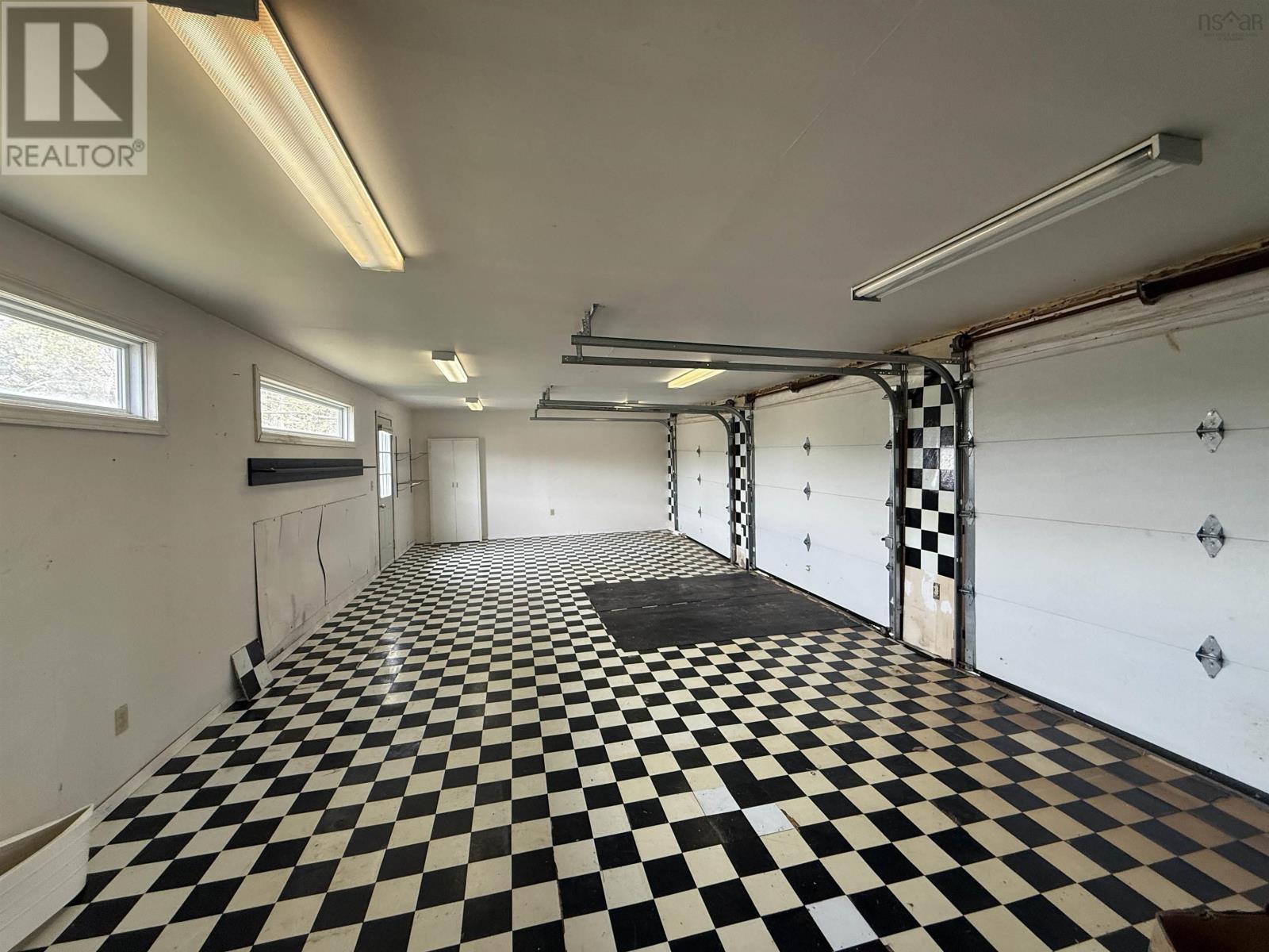 16989 Highway 7 Property Photo 38