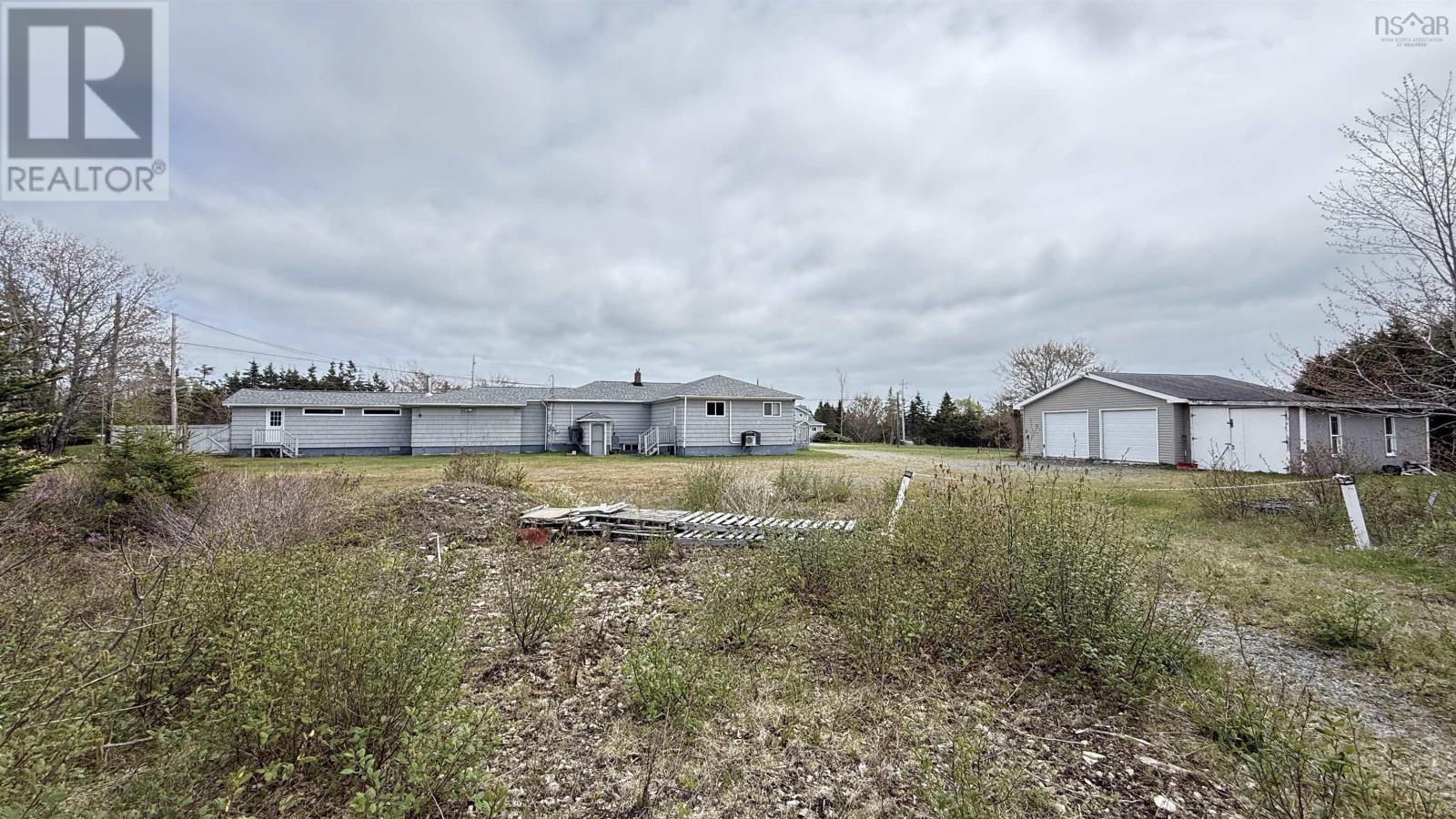 16989 Highway 7 Property Photo 39