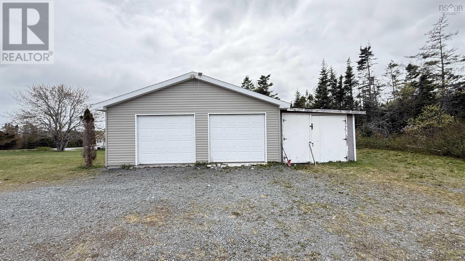 16989 Highway 7 Property Photo 40