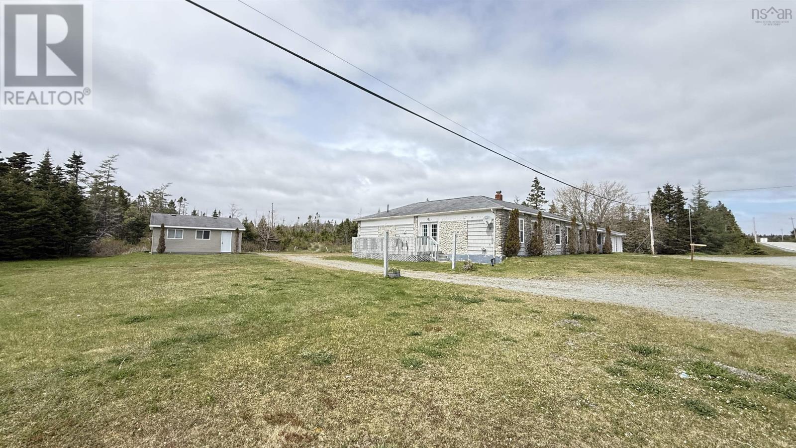 16989 Highway 7 Property Photo 41