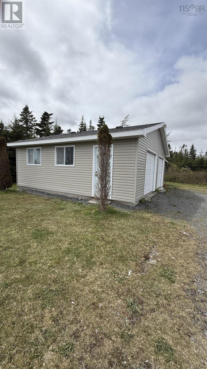 16989 Highway 7 Property Photo 44