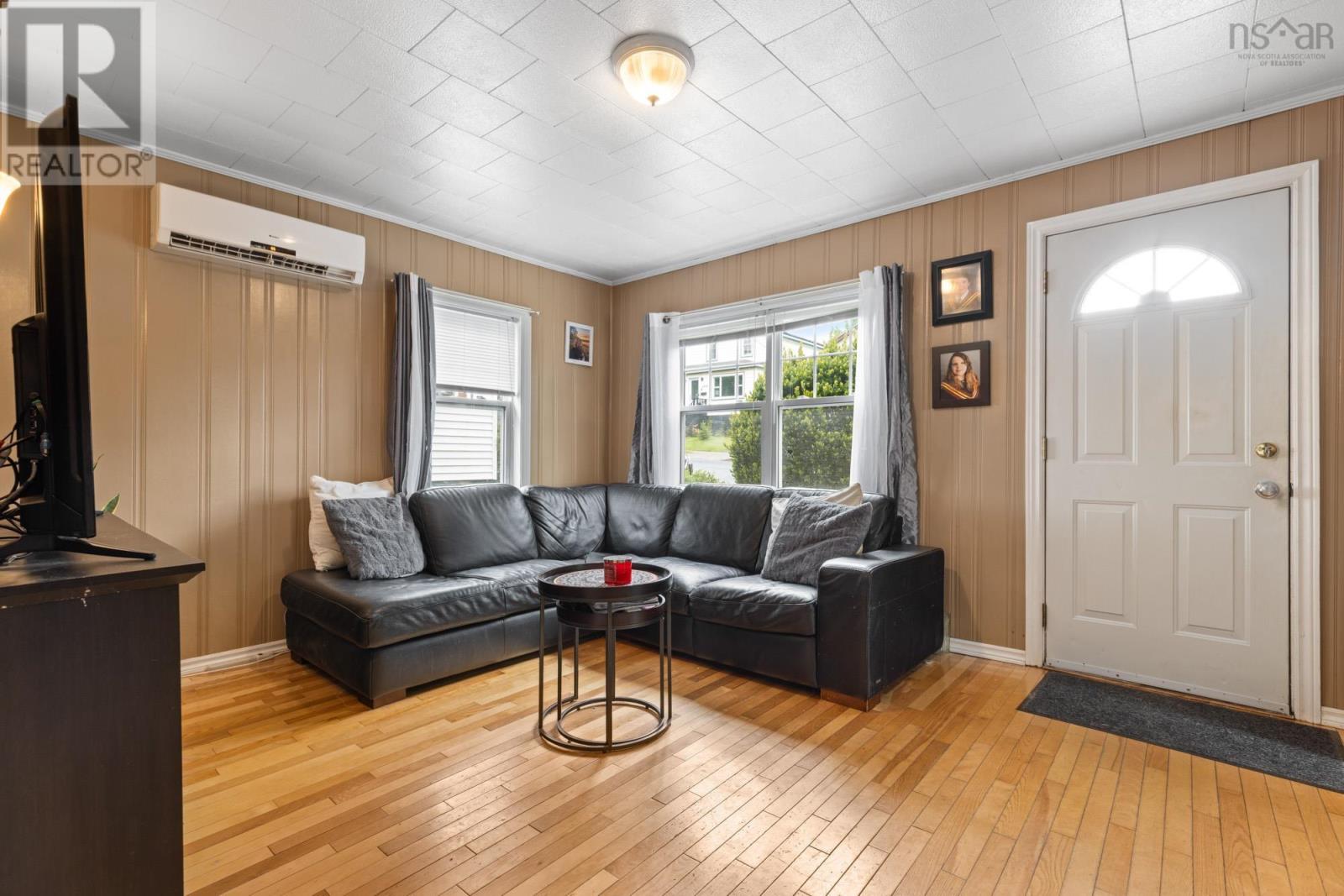 6091 Leeds Street Property Photo 5