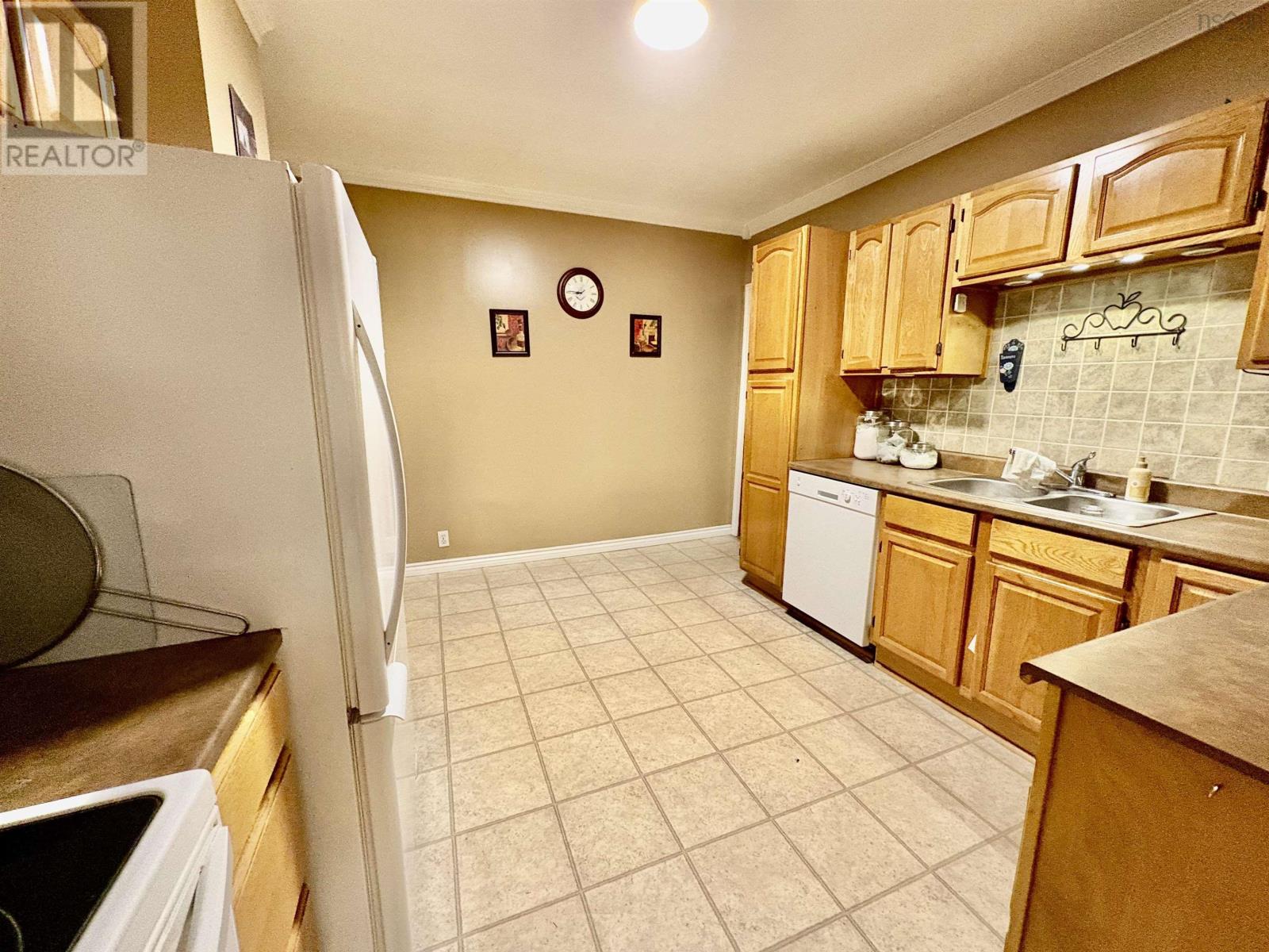 6091 Leeds Street Property Photo 15
