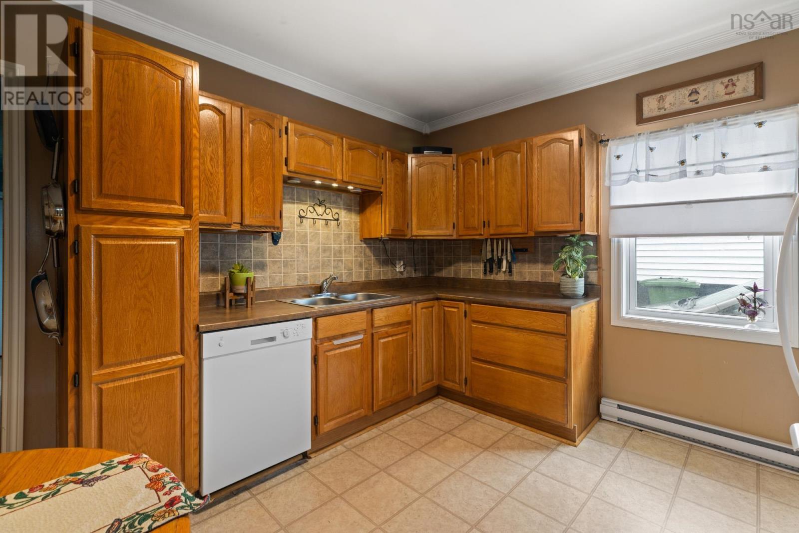 6091 Leeds Street Property Photo 17
