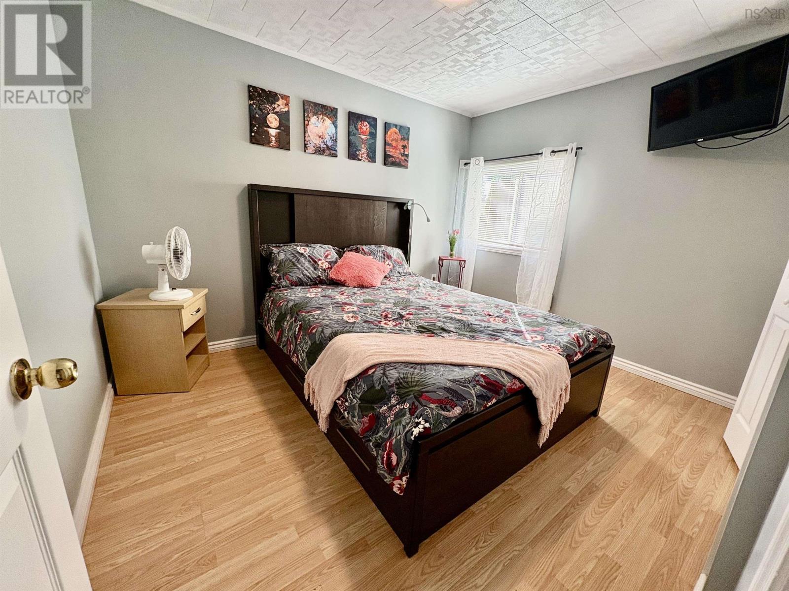 6091 Leeds Street Property Photo 20