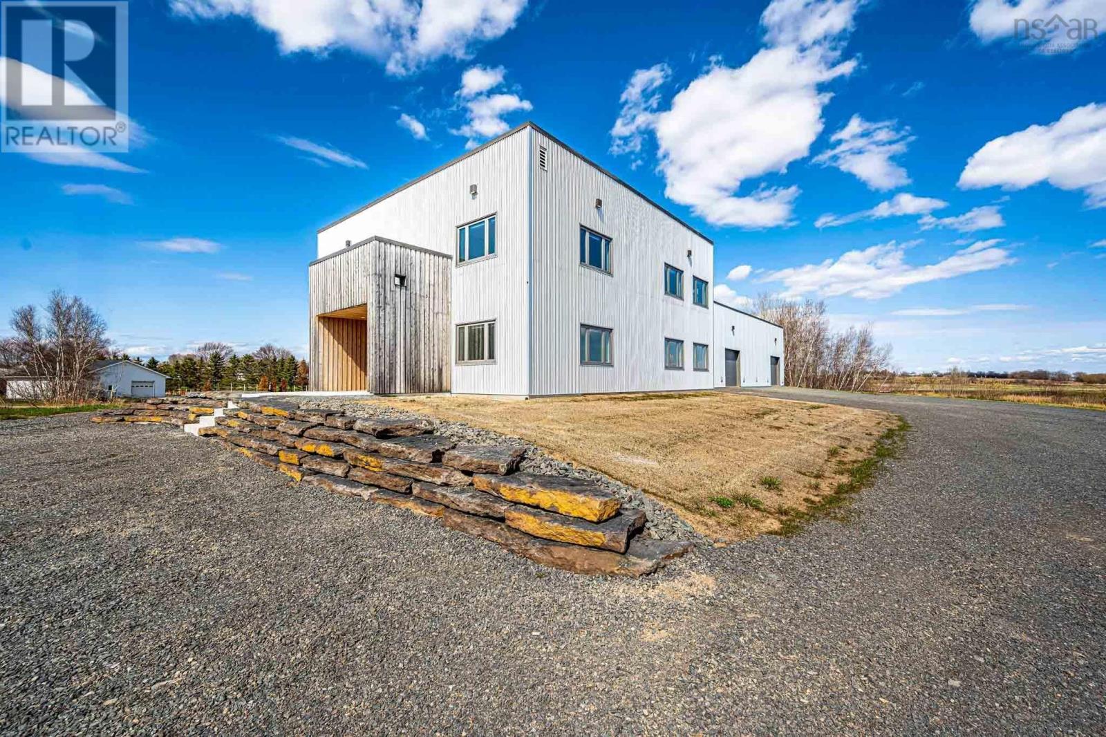1200 Parkway Drive Property Photo 1