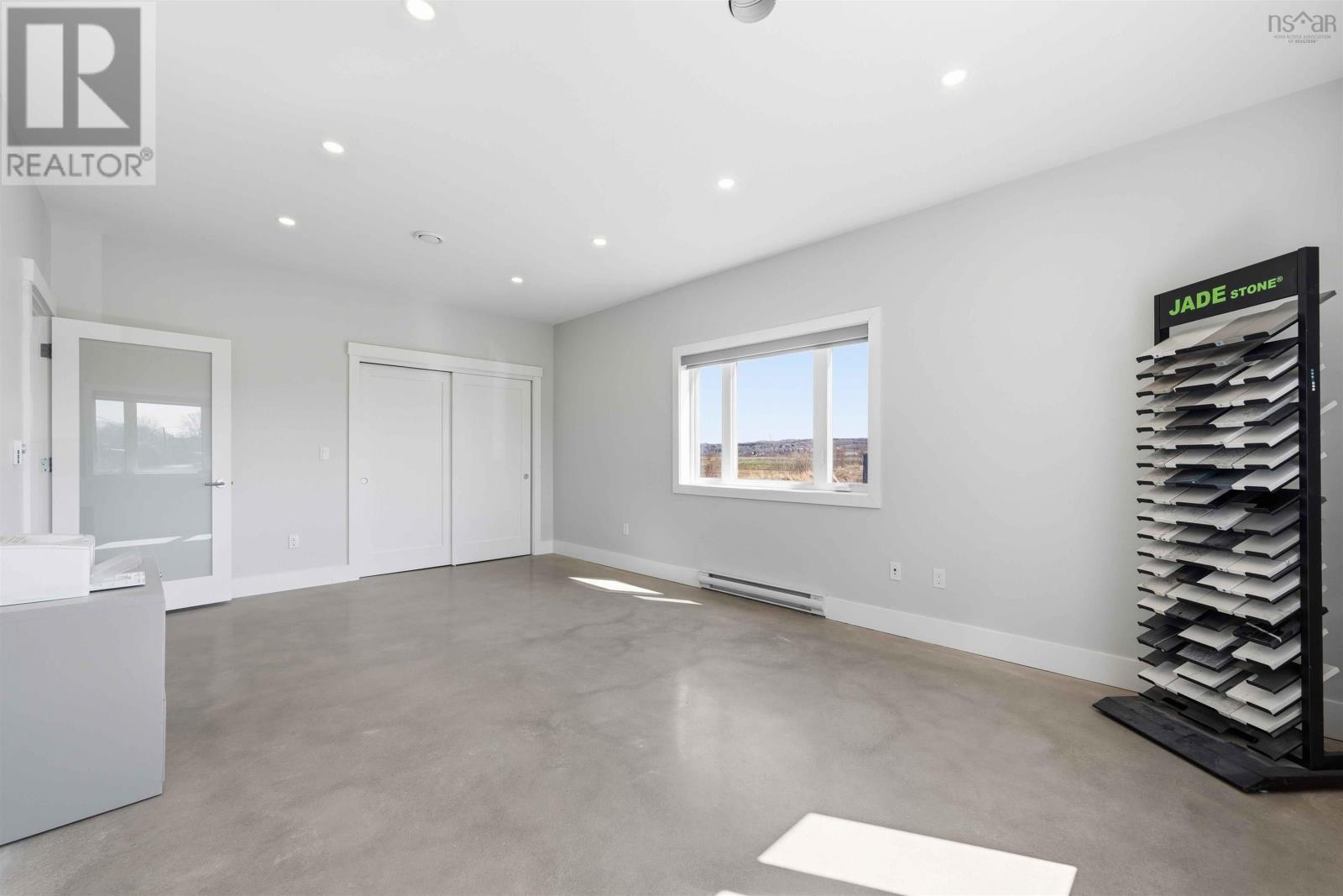 1200 Parkway Drive Property Photo 8