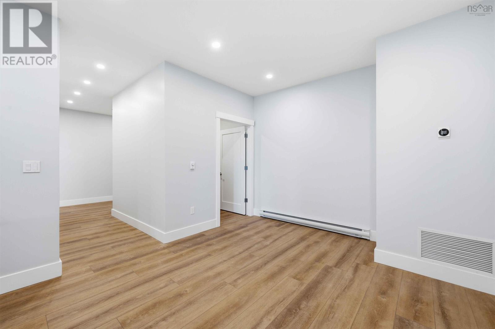 1200 Parkway Drive Property Photo 14