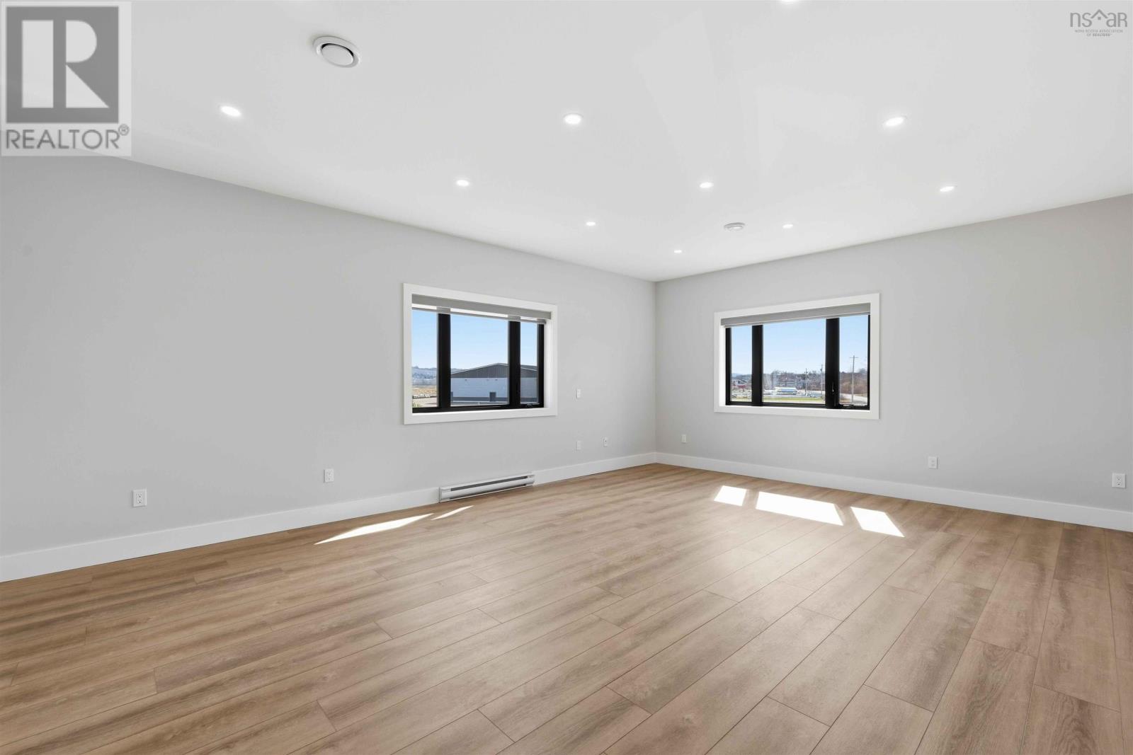 1200 Parkway Drive Property Photo 15