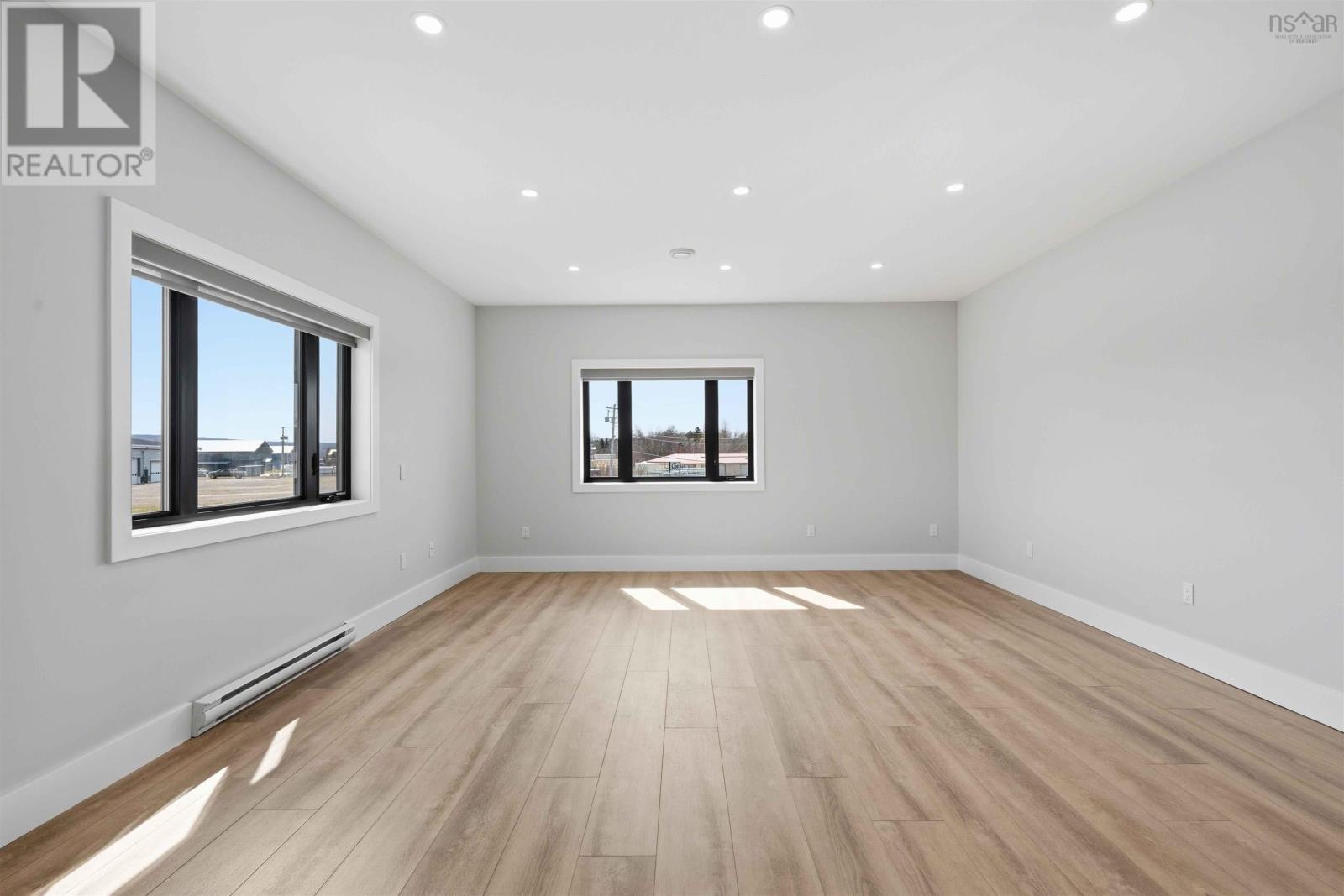 1200 Parkway Drive Property Photo 16