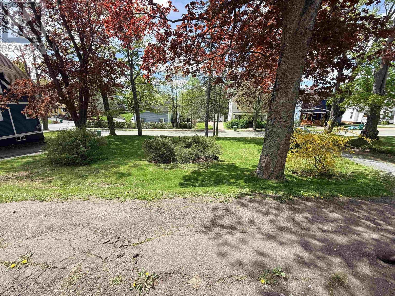 242 Fraser Street Property Photo 3