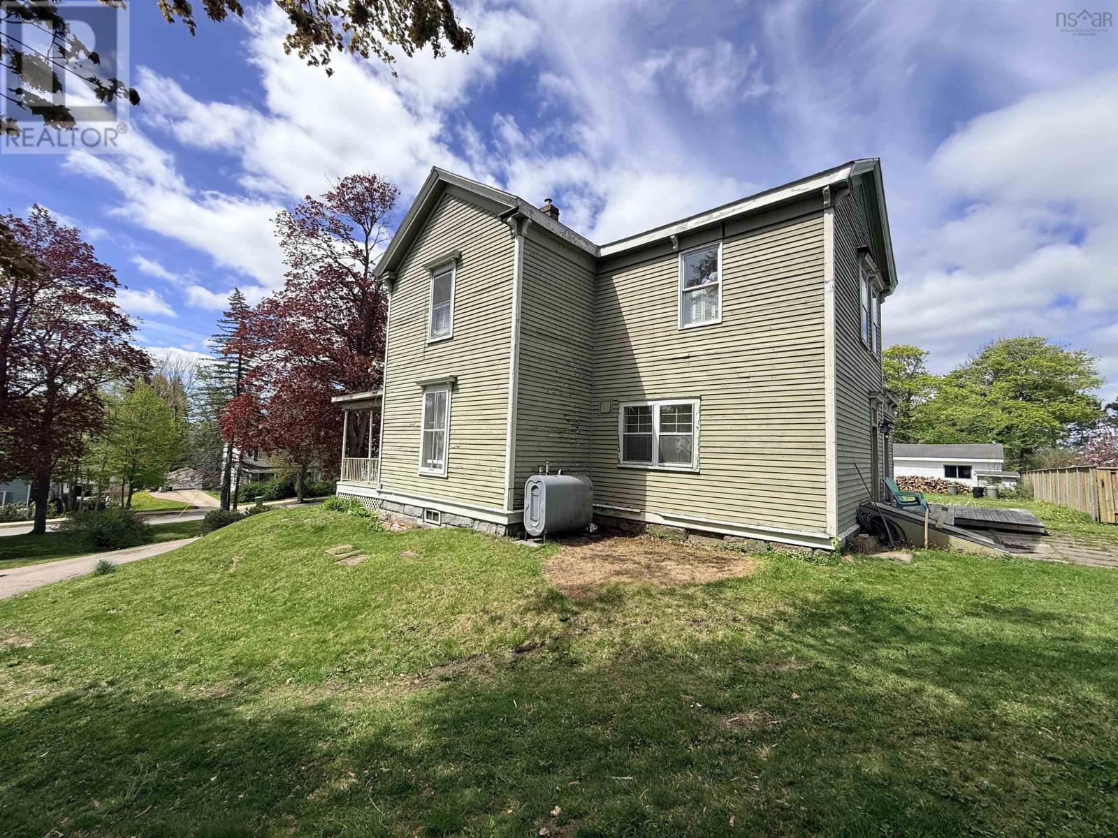 242 Fraser Street Property Photo 5