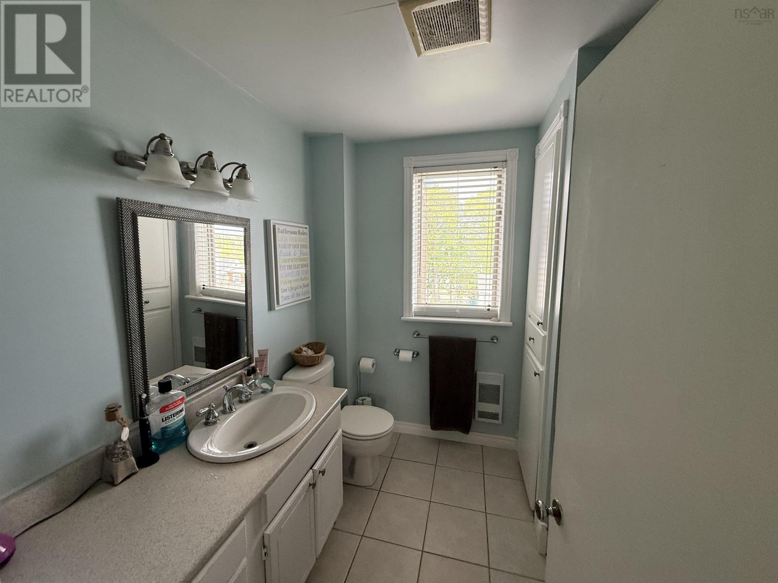 242 Fraser Street Property Photo 25