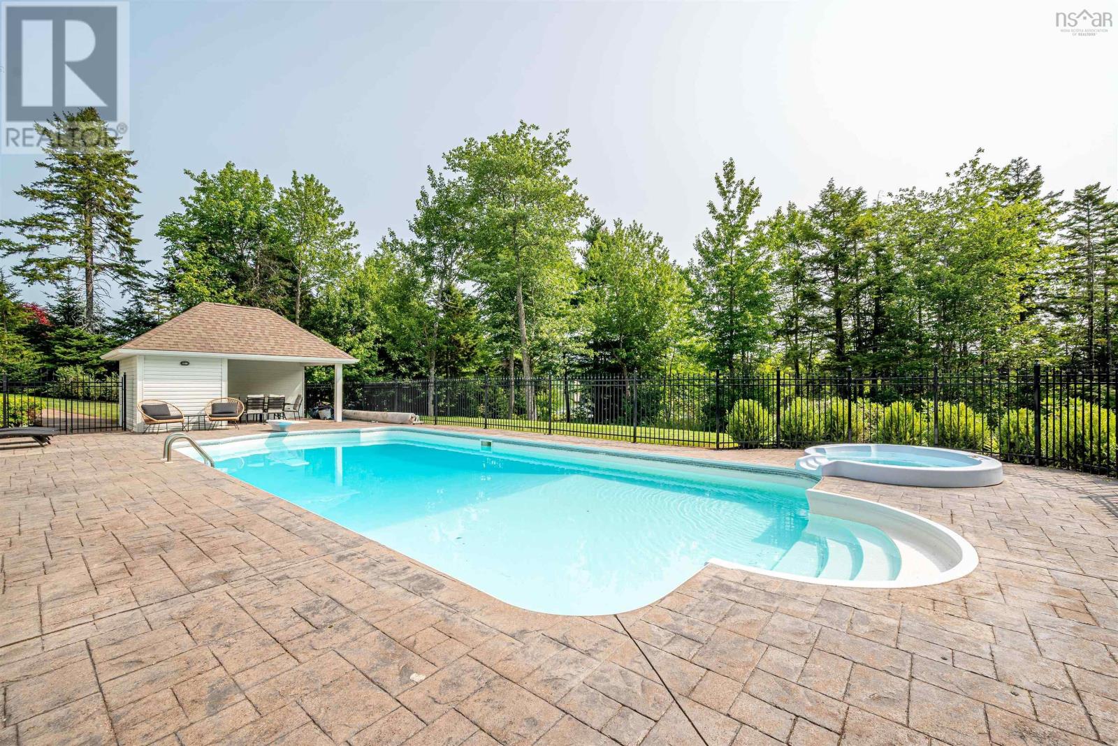 261 Aberdeen Drive Property Photo 49