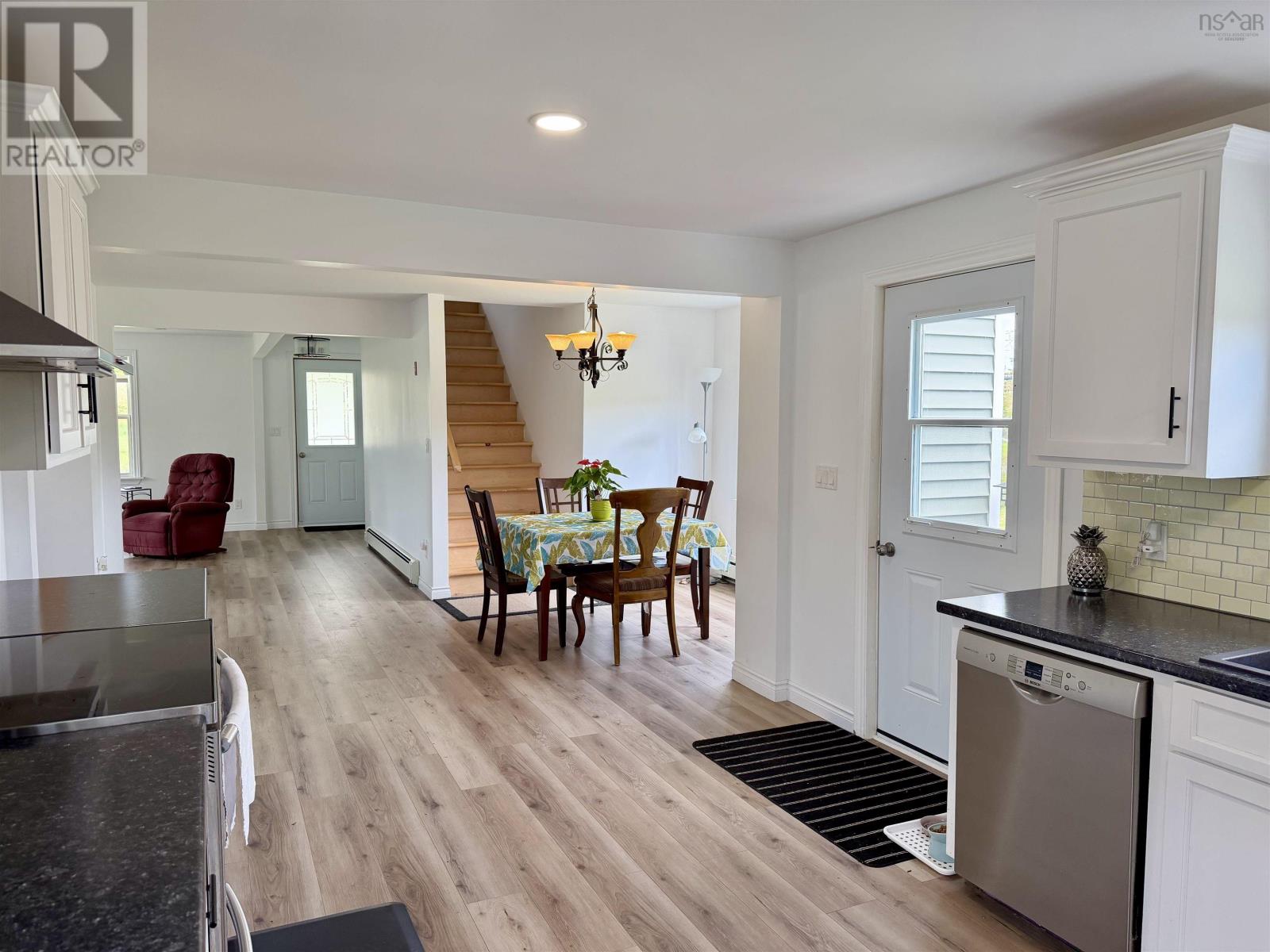 20 Jacquard Road Property Photo 5