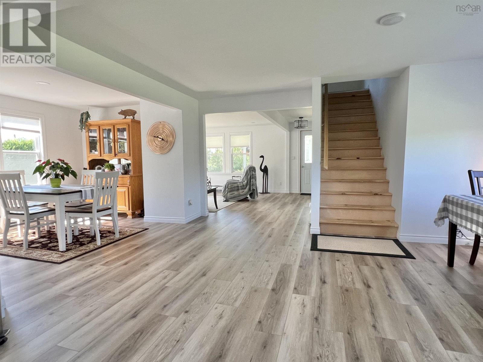 20 Jacquard Road Property Photo 9