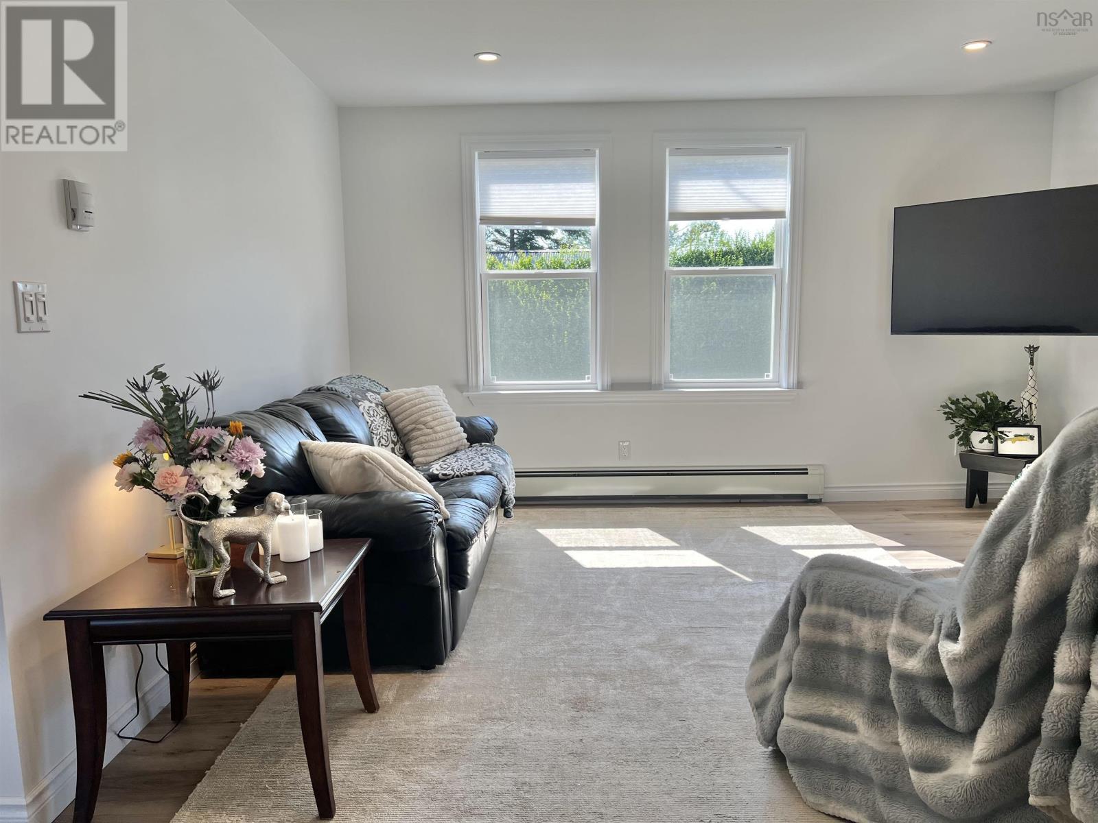 20 Jacquard Road Property Photo 10